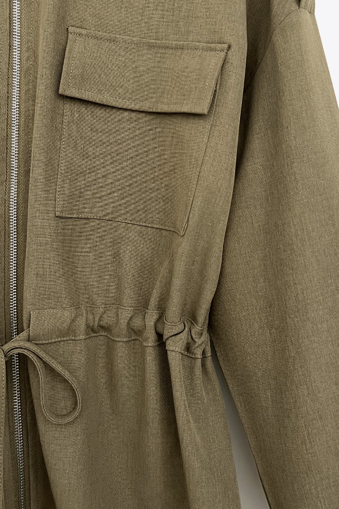 VESTE À POCHES ET PATTE D'ÉPAULETTES