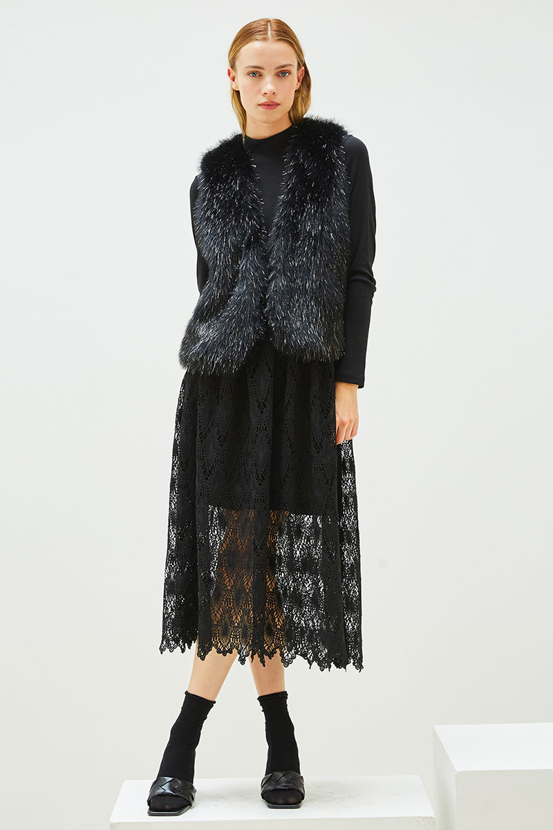 SLEEVELESS FUR VEST