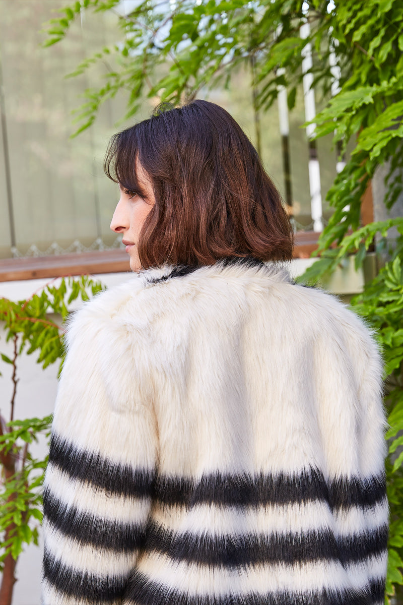 MANTEAU FOURRURE À RAYURES