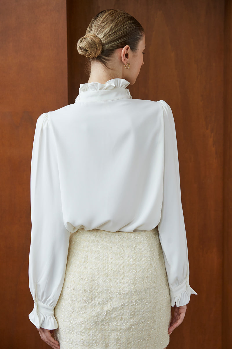 CHEMISE À COL FLEURI