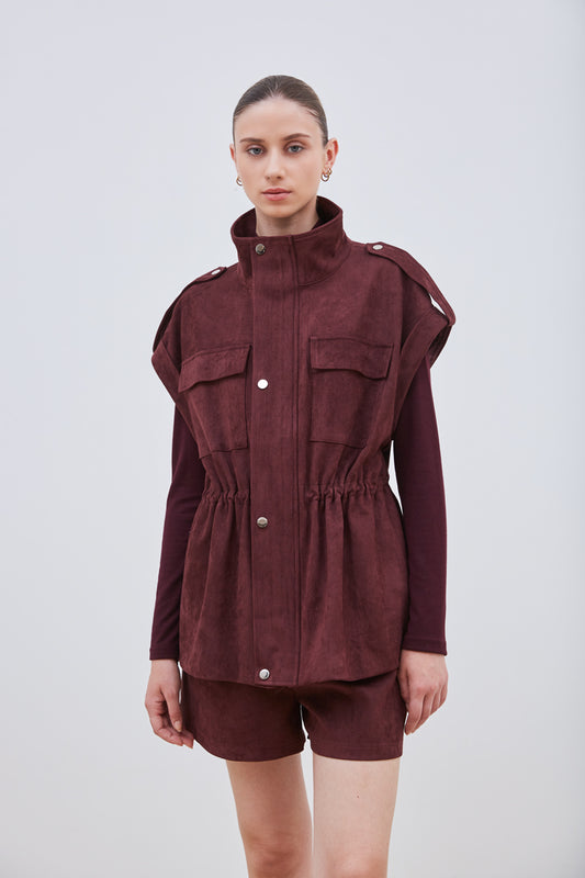 VESTE SANS MANCHES EN SUÉDINE