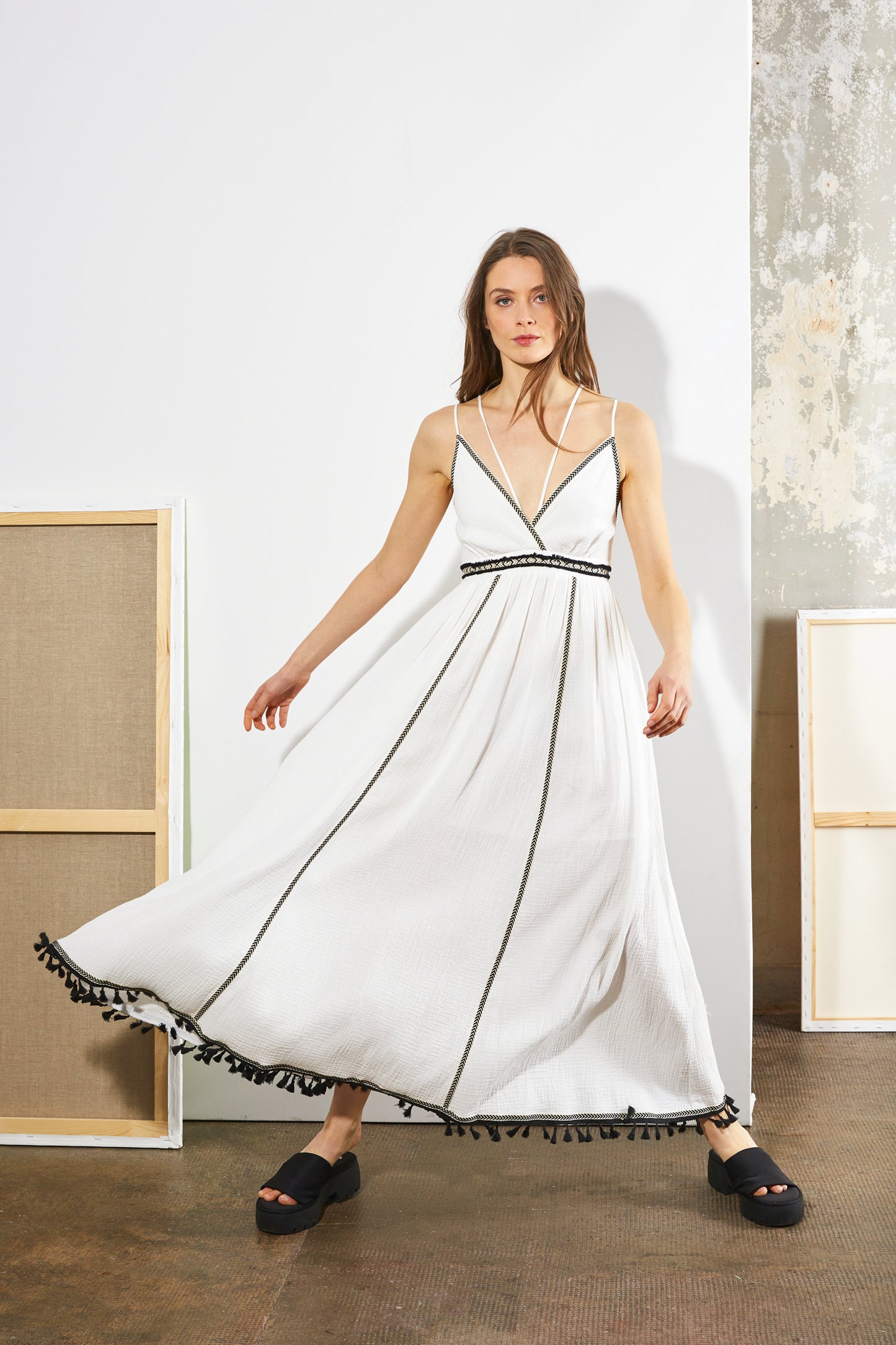 ROBE BLANCHE À BRETELLES