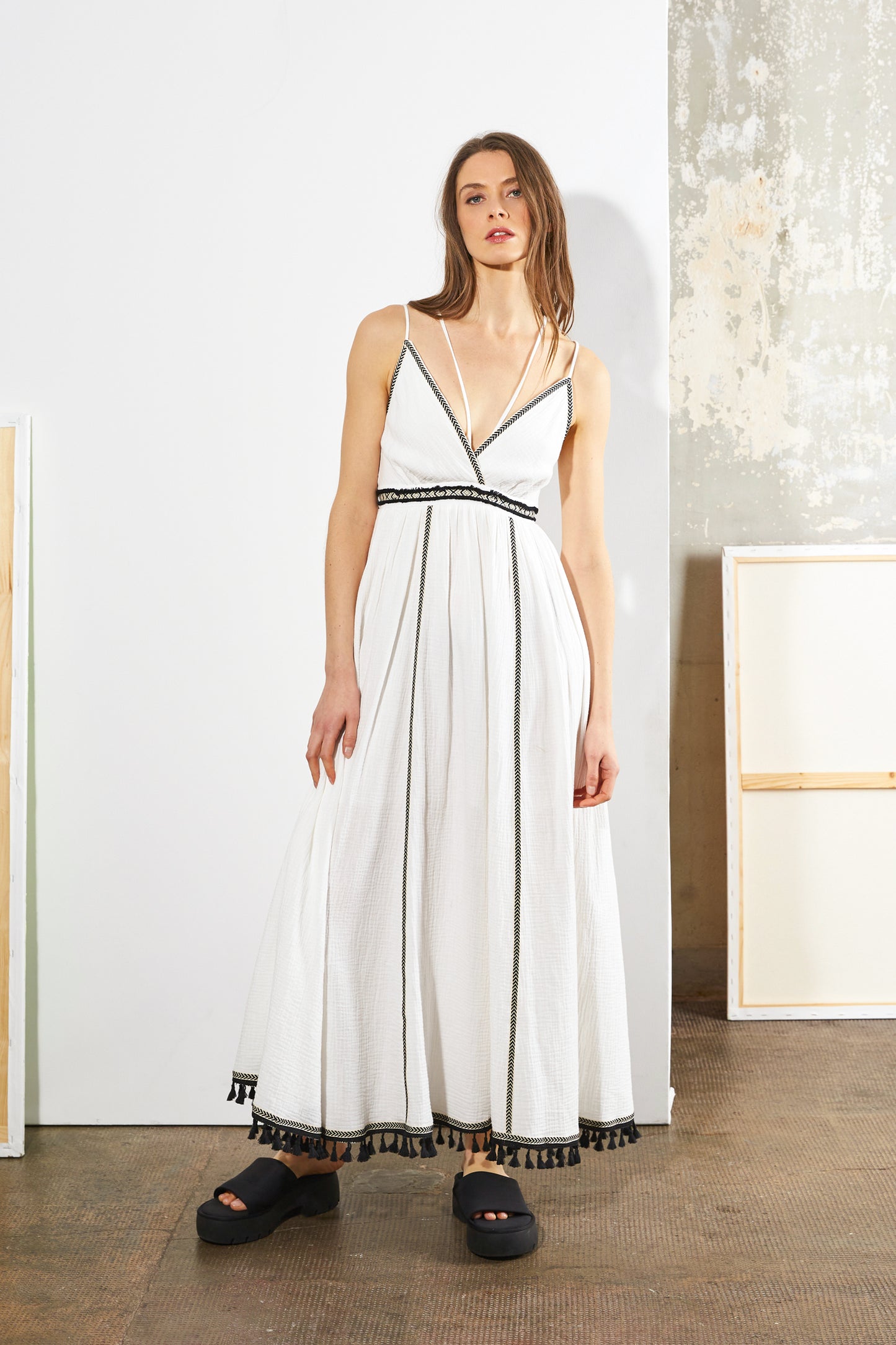 ROBE BLANCHE À BRETELLES
