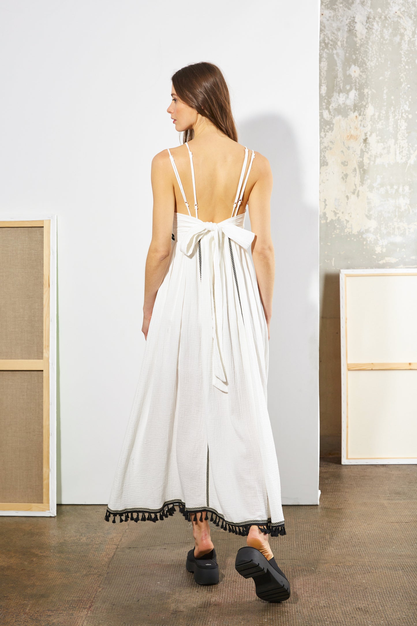 ROBE BLANCHE À BRETELLES