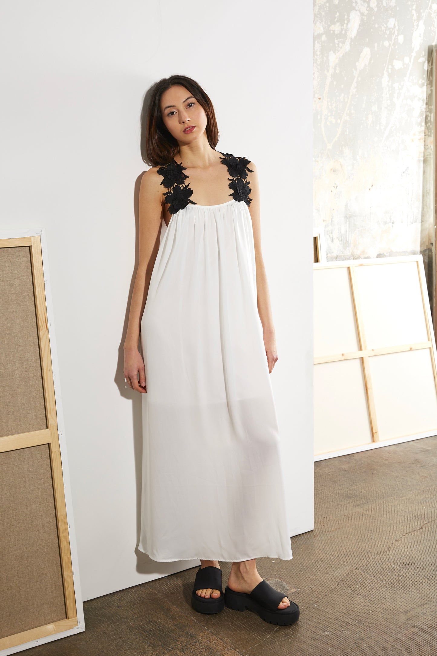 ROBE À BRETELLES FLEURIES