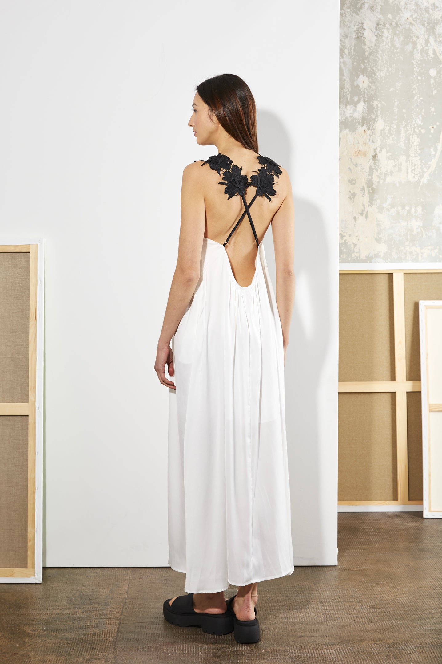 ROBE À BRETELLES FLEURIES