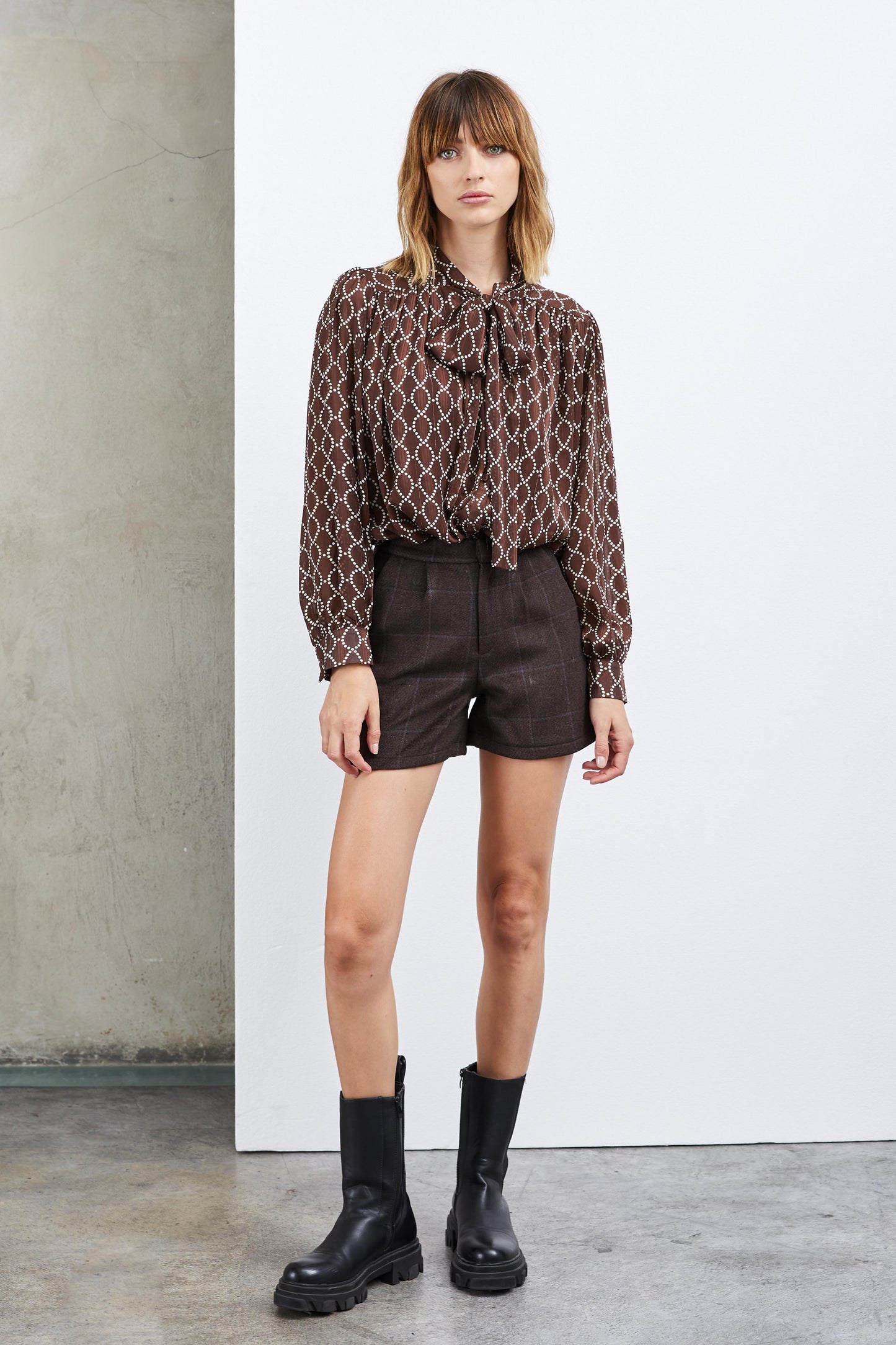 DOT BOW TIE SHIRT