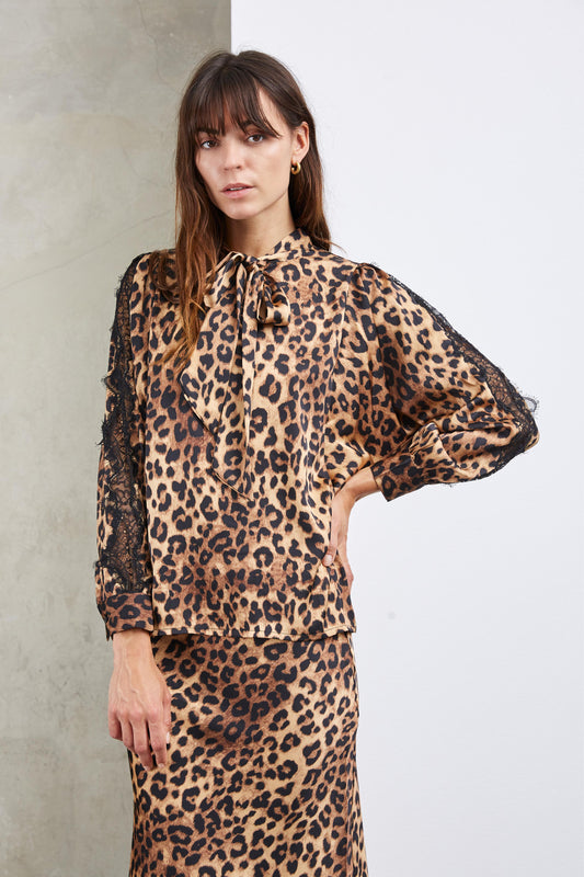 BLOUSE LÉOPARD À DENTELLE