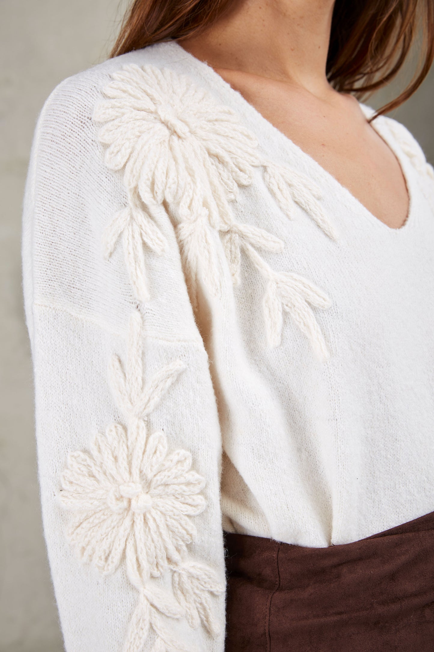 PULL EN MAILLE À FLEURS