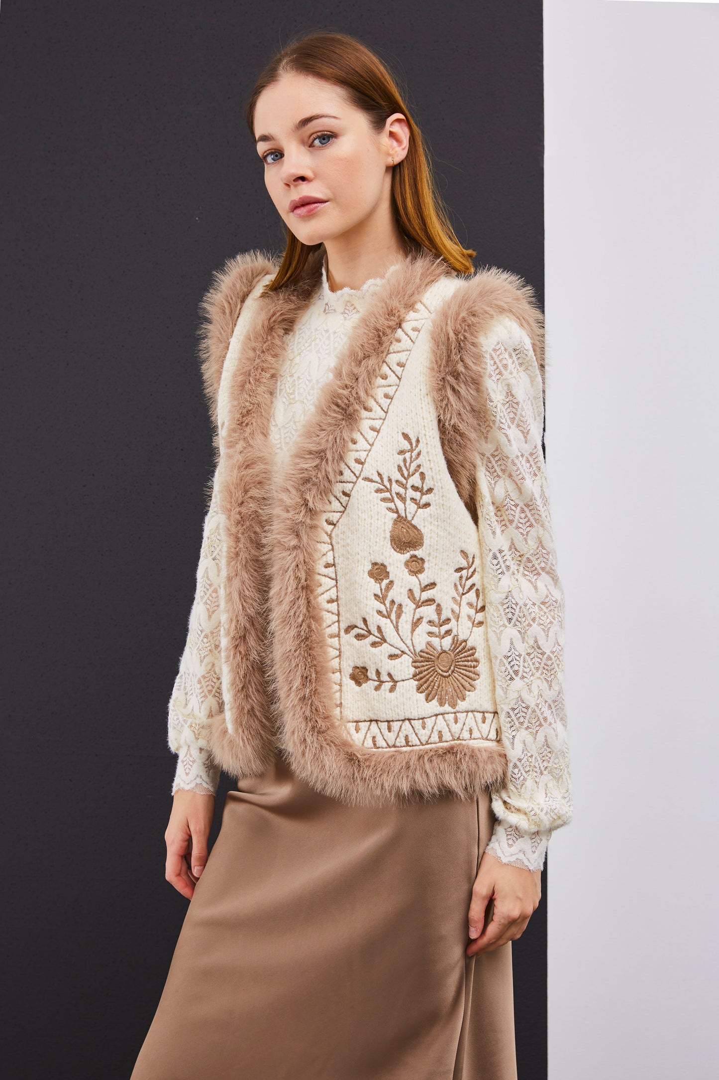 VESTE SANS MANCHES À FOURRURE