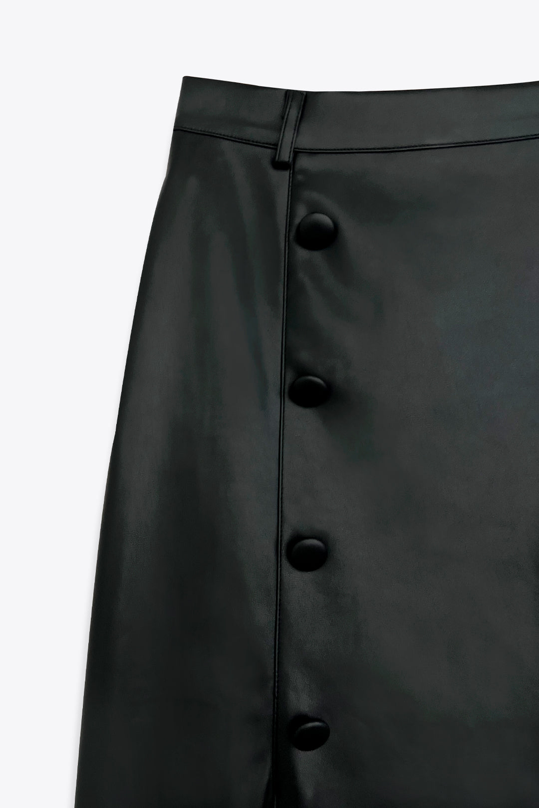 JUPE EN SIMILI CUIR A BOUTONS