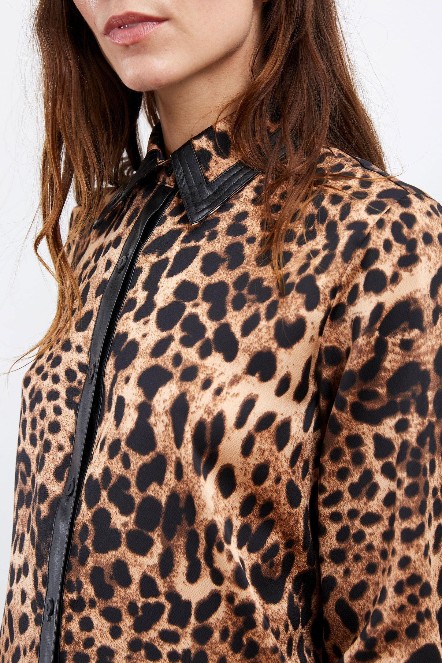 LEOPARD SHIRT IN FAUX LEATHER