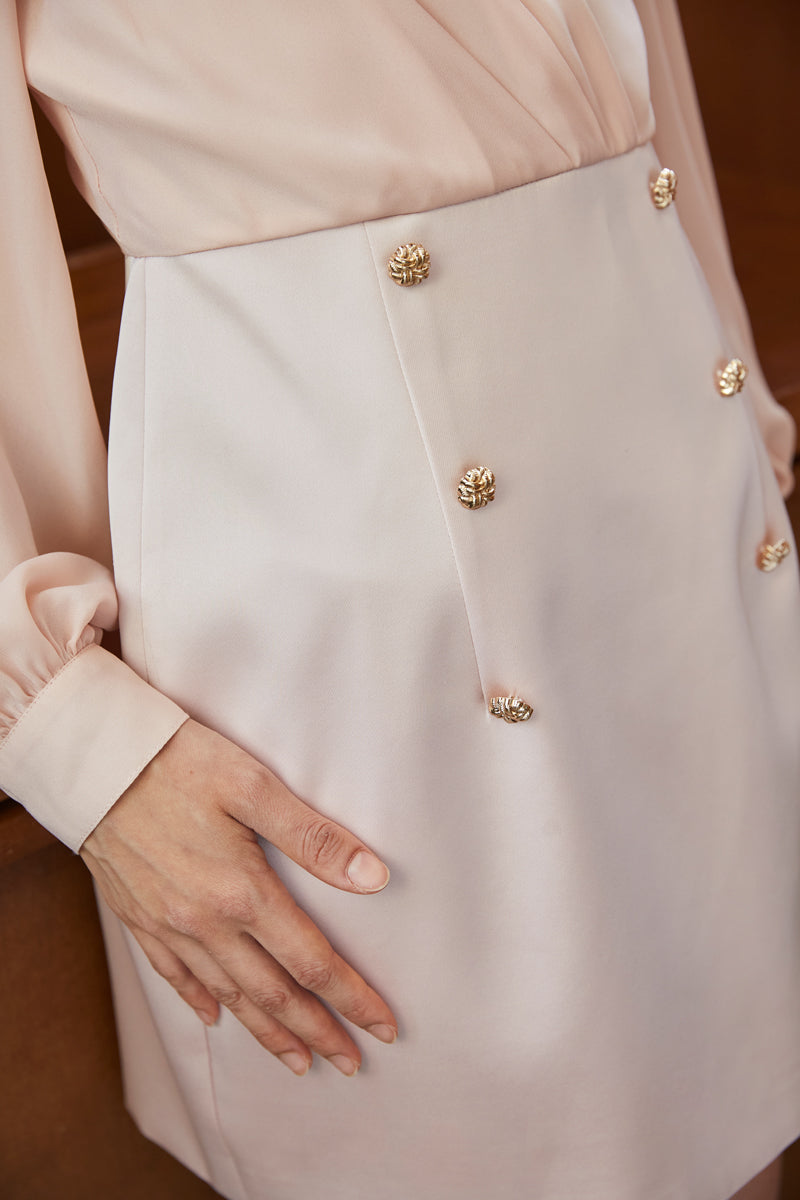 ROBE CACHE-COEUR À BOUTONS