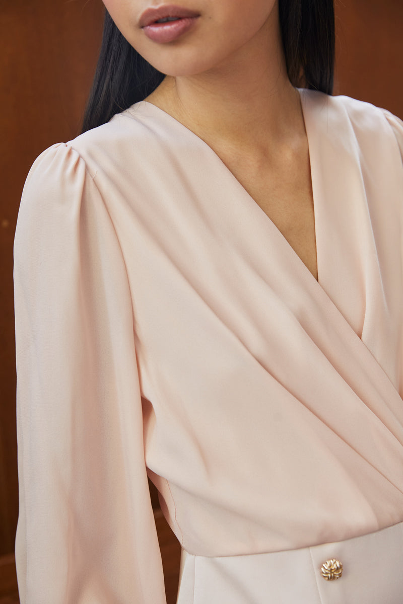 ROBE CACHE-COEUR À BOUTONS