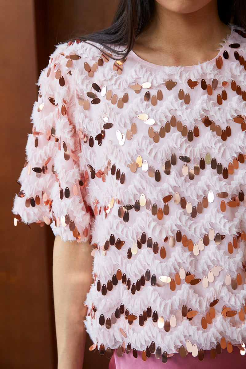 TOP PLUMEUX À SEQUINS