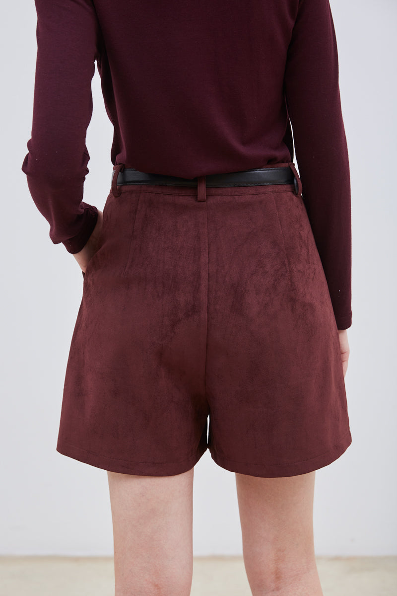 SHORT WITH GOLD BUTTONS
