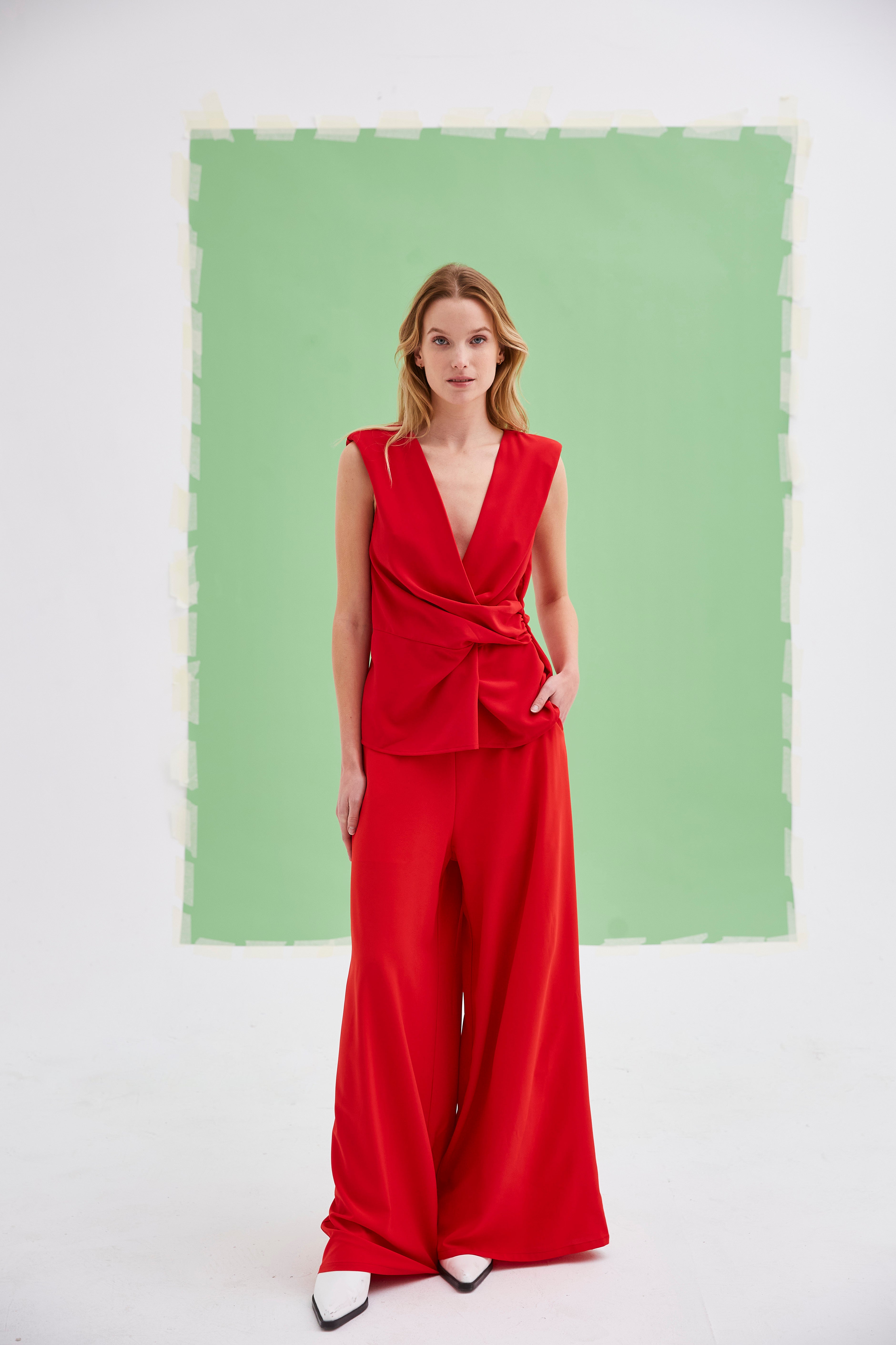 Pantalon a Pinces Rouge Evase Maraislise